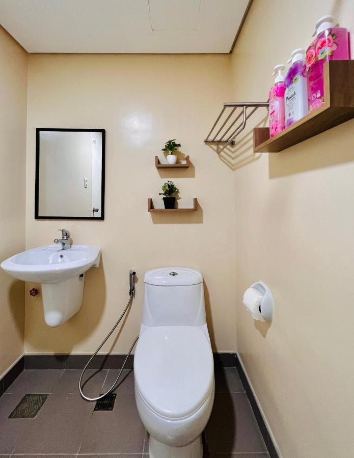 Апартаменты * *P Fantastic 2Br Option For 8 Илоило Экстерьер фото