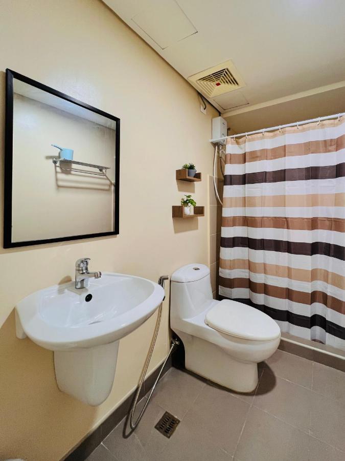 Апартаменты * *P Fantastic 2Br Option For 8 Илоило Экстерьер фото