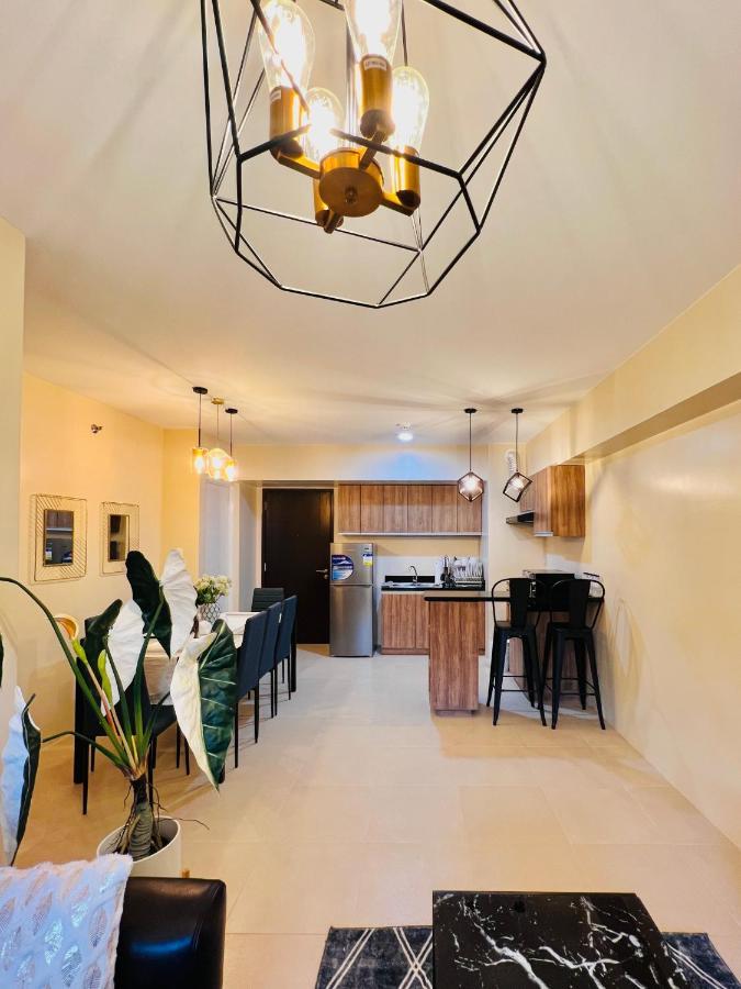 Апартаменты * *P Fantastic 2Br Option For 8 Илоило Экстерьер фото