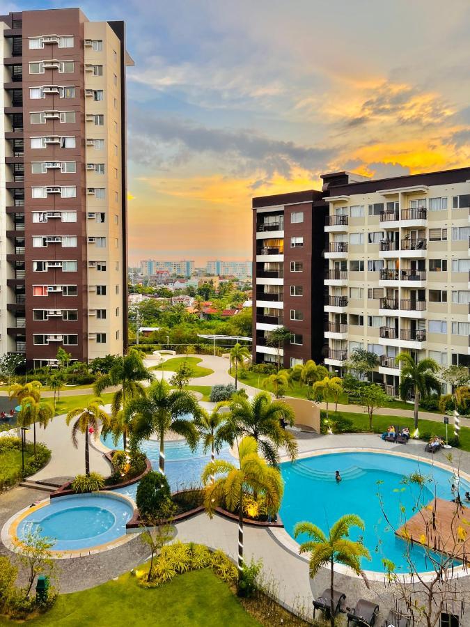 Апартаменты * *P Fantastic 2Br Option For 8 Илоило Экстерьер фото