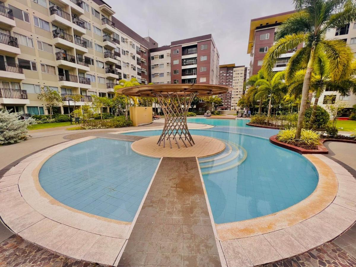 Апартаменты * *P Fantastic 2Br Option For 8 Илоило Экстерьер фото
