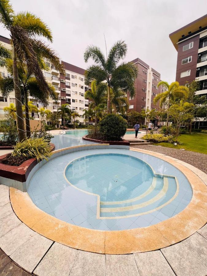 Апартаменты * *P Fantastic 2Br Option For 8 Илоило Экстерьер фото