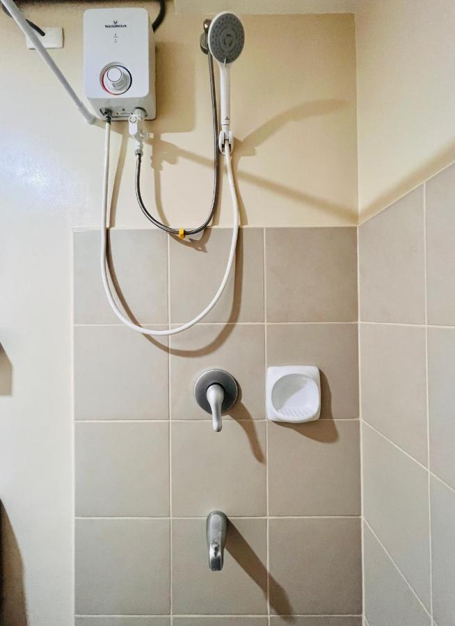 Апартаменты * *P Fantastic 2Br Option For 8 Илоило Экстерьер фото