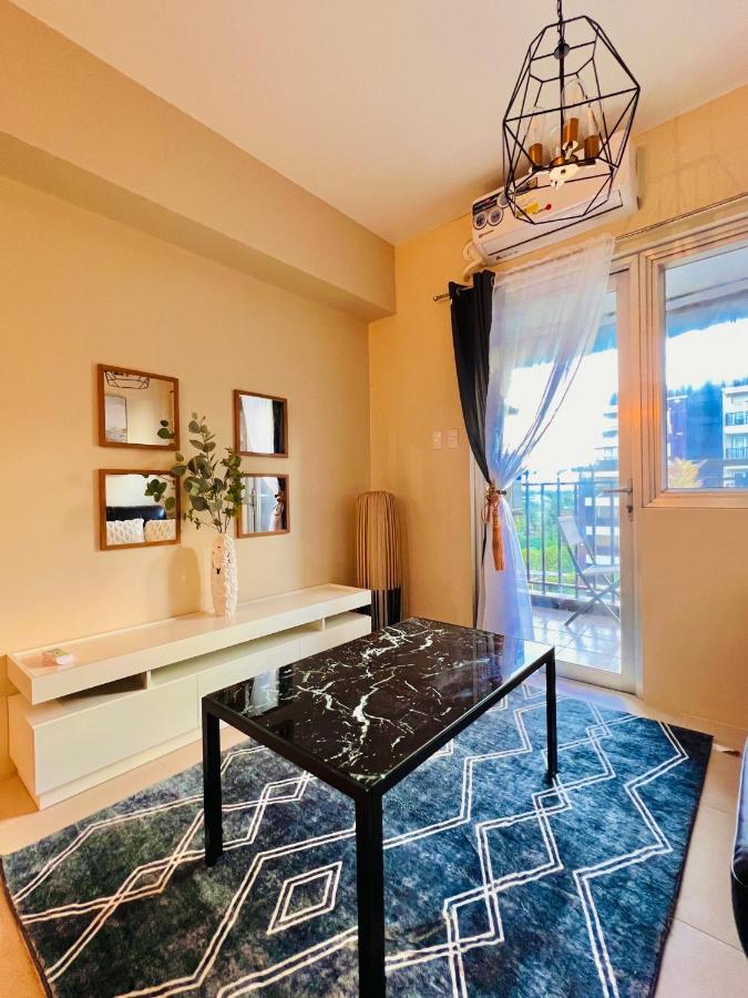 Апартаменты * *P Fantastic 2Br Option For 8 Илоило Экстерьер фото