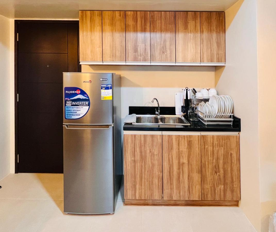 Апартаменты * *P Fantastic 2Br Option For 8 Илоило Экстерьер фото