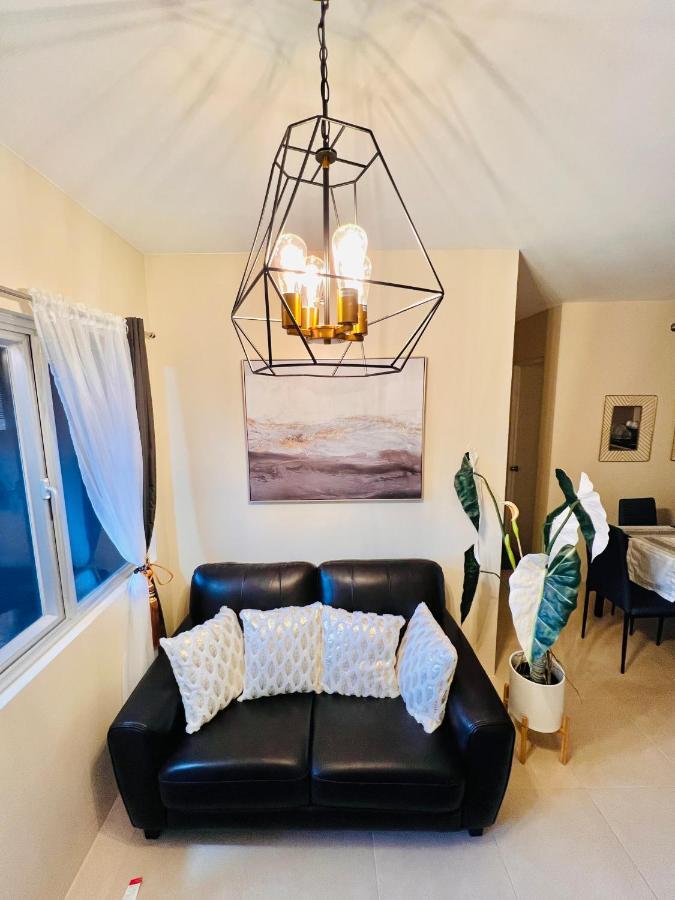 Апартаменты * *P Fantastic 2Br Option For 8 Илоило Экстерьер фото