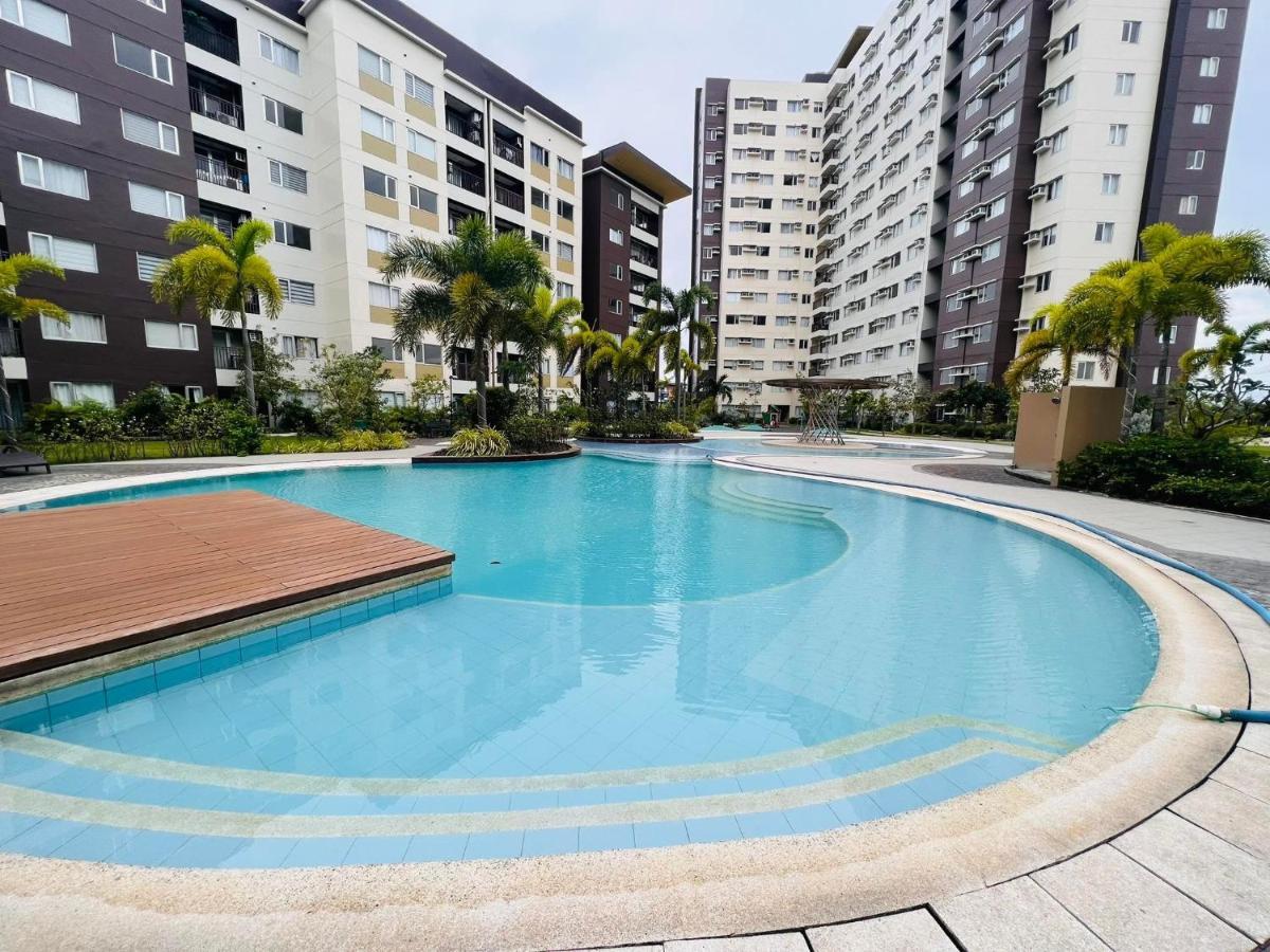 Апартаменты * *P Fantastic 2Br Option For 8 Илоило Экстерьер фото
