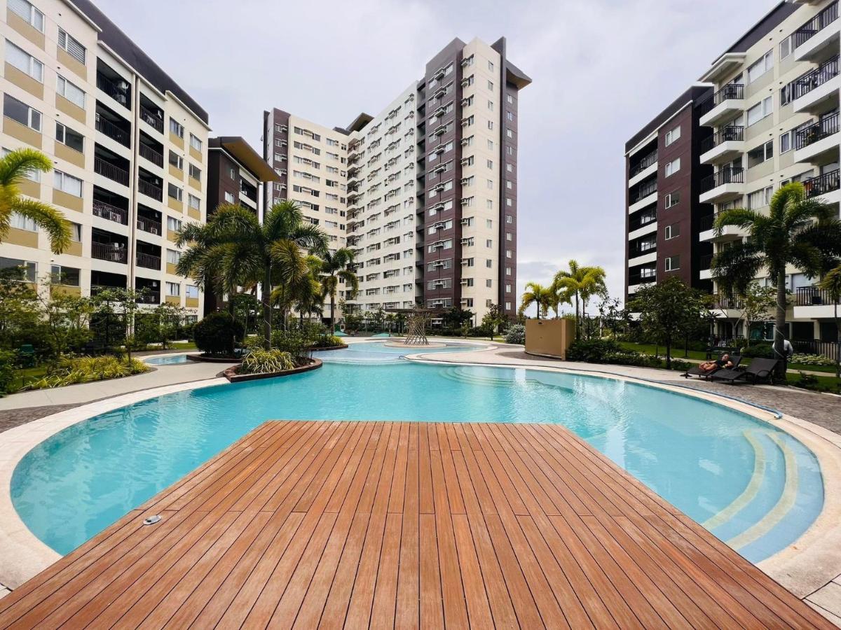 Апартаменты * *P Fantastic 2Br Option For 8 Илоило Экстерьер фото